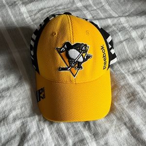 Men’s small Pittsburgh Penguins Reebok cap